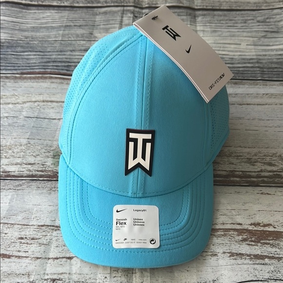 Nike Tiger Woods Unisex Turquoise Legacy91 Golf Hat with Logo Size S/M - Picture 2 of 11